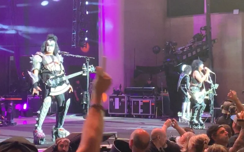 Bruce Kulick says Kiss Backing Tracks Brought Joy To Fans