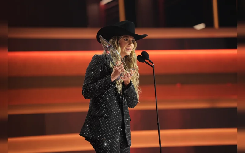 Lainey Wilson Shines at Thanksgiving Halftime Show with Unforgettable Performance