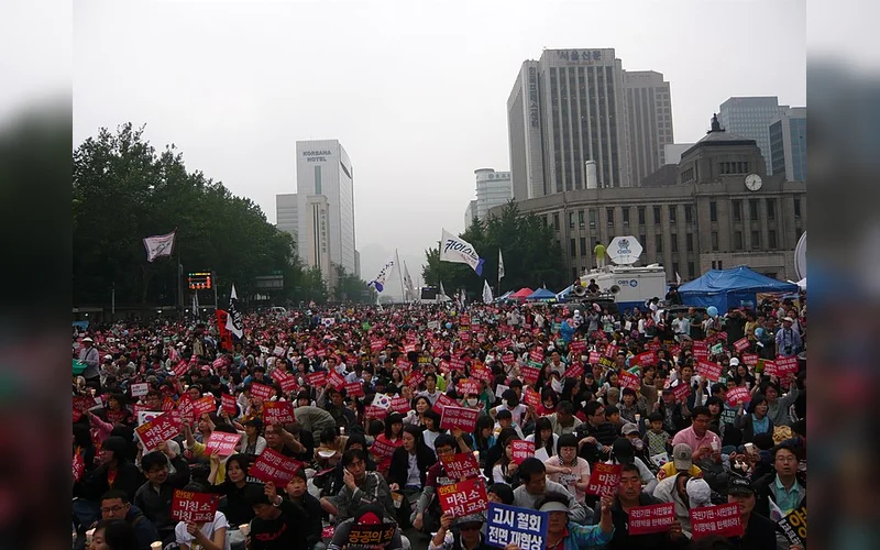 Young South Korean Activists Protest for President’s Impeachment with K-Pop Beats