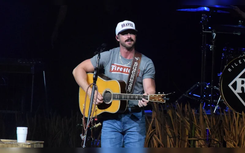 Dirt Road Radio Artist Spotlight: Riley Green