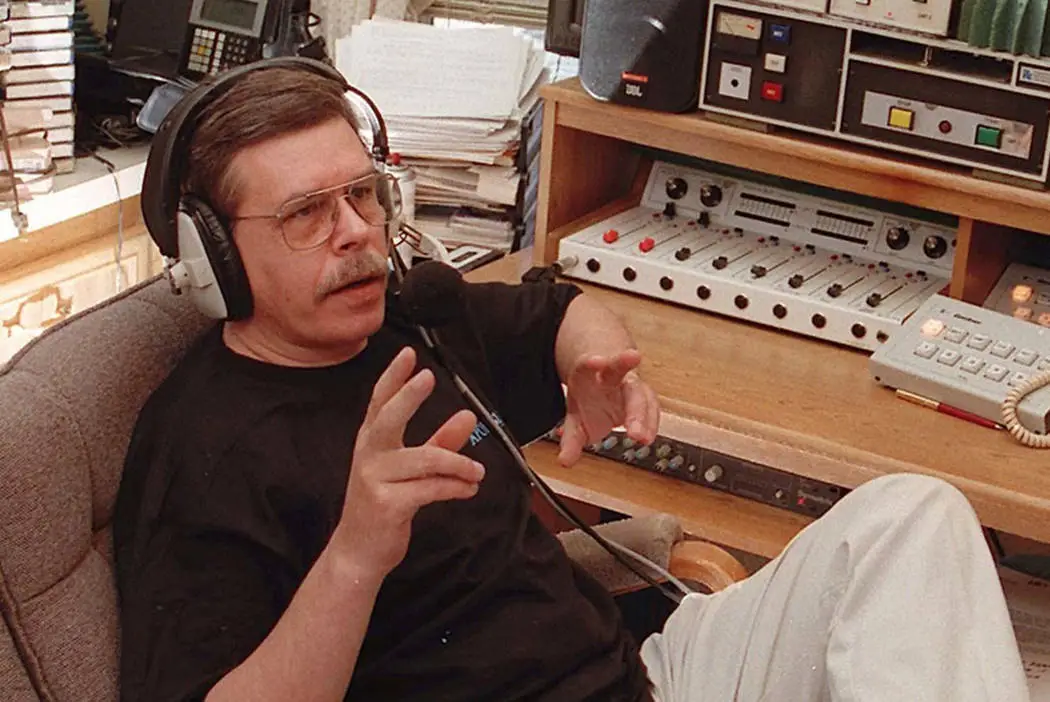 Hollywood Bidding War Erupts for Art Bell Biopic Starring Paul Giamatti