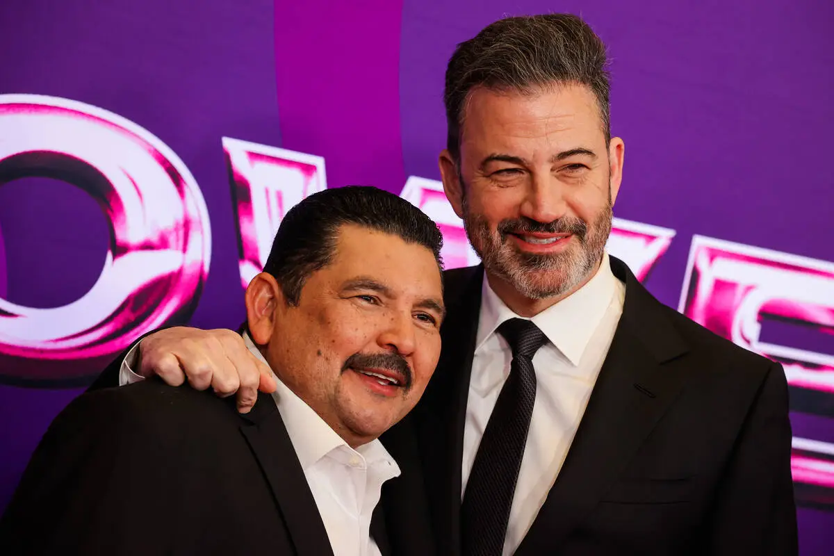 Jimmy Kimmel Surprises with Neil Diamond Tribute at Power of Love Gala