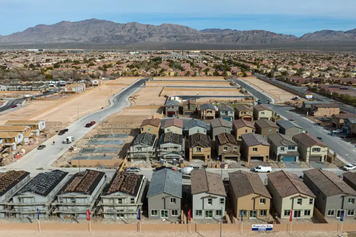 Las Vegas Valley Faces Land Shortage and Rising Housing Challenges Amid Federal Land Control