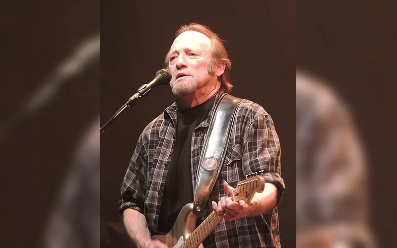 Stephen Stills Embraces Sobriety and Reflects on Career Revival at 80